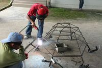 Die Rahmen werden in der Werkstatt vorgefertigt Die Rahmen werden in der Werkstatt vorgefertigt